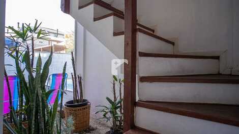 CASA PARA 10 PESSOAS COM PISCINA