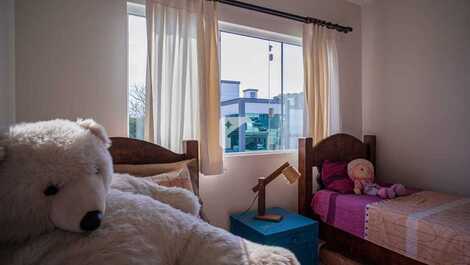 CASA PARA 10 PESSOAS COM PISCINA