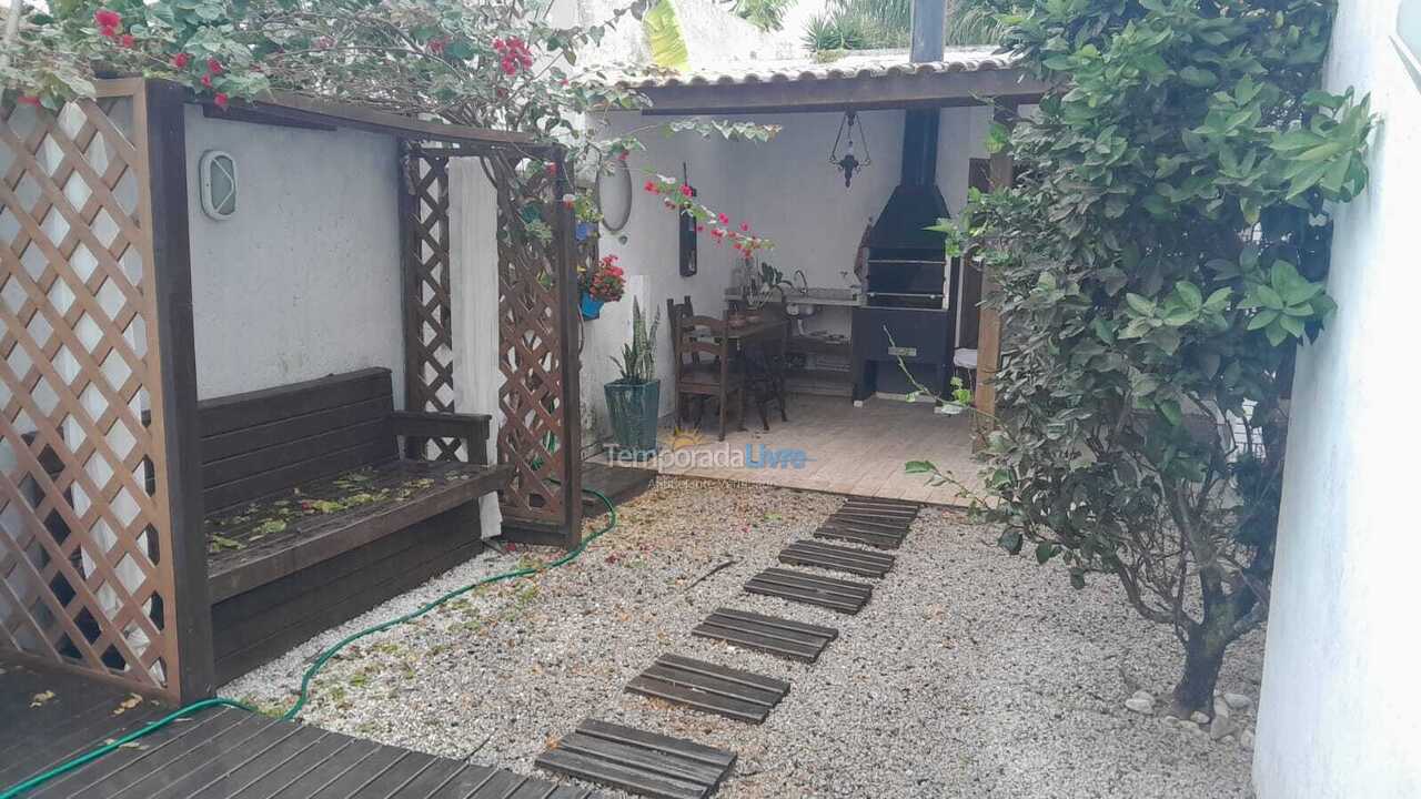 Casa para aluguel de temporada em Florianópolis (Cachoeira do Bom Jesus)