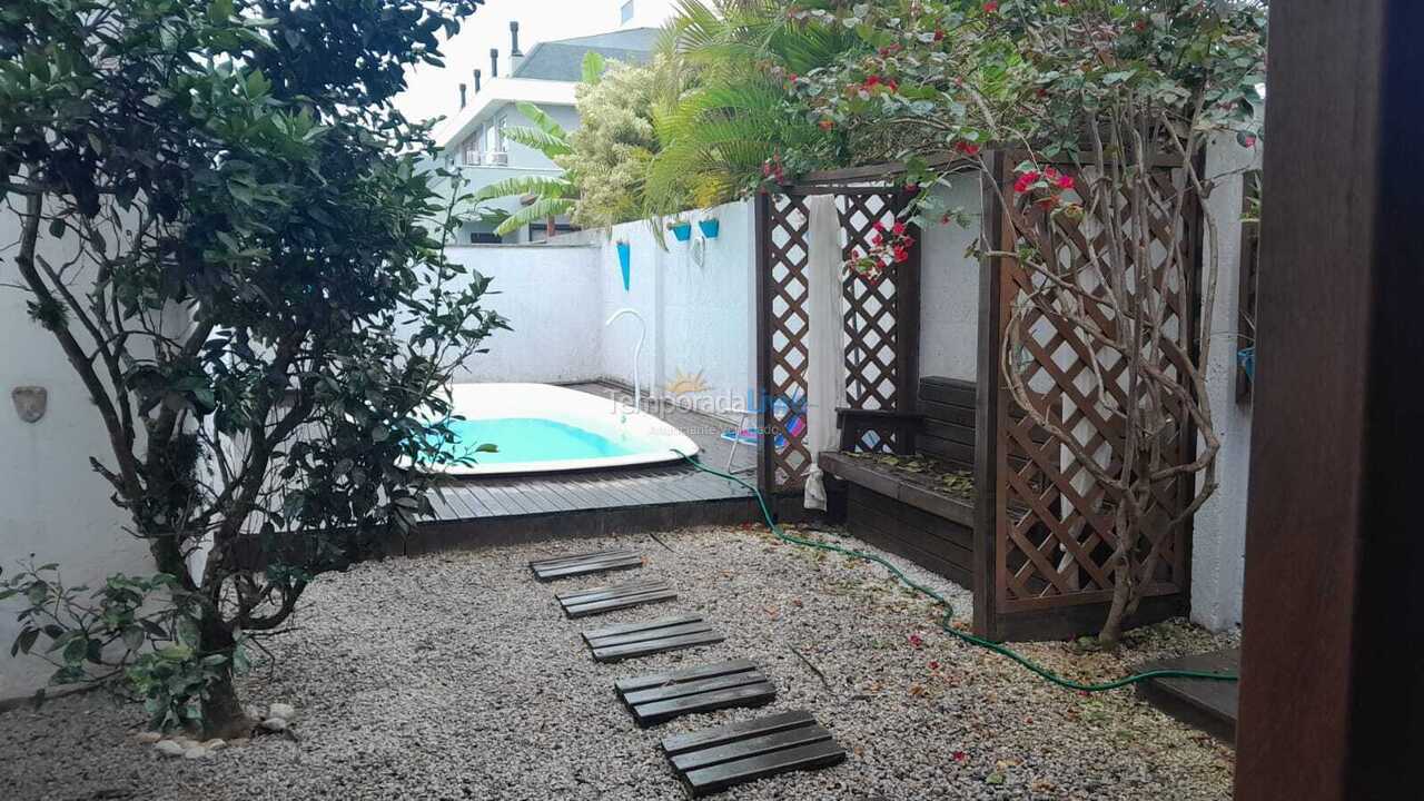 Casa para aluguel de temporada em Florianópolis (Cachoeira do Bom Jesus)