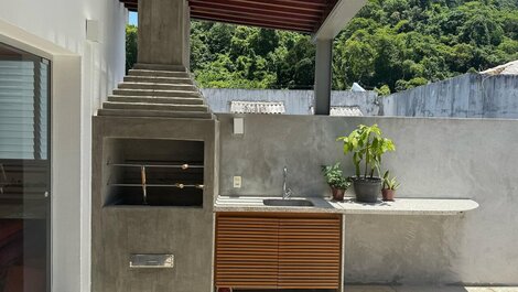 Ático de 2 dormitorios con terraza y barbacoa