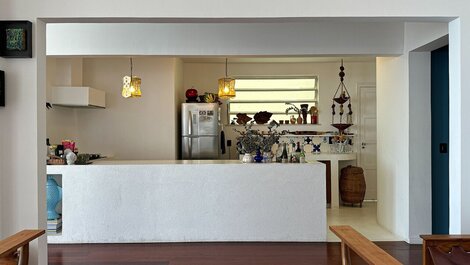 Lindo apartamento de 2 quartos frente mar