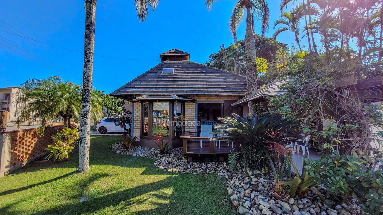 House for vacation rental in São Francisco do Sul (Itaguaçu)