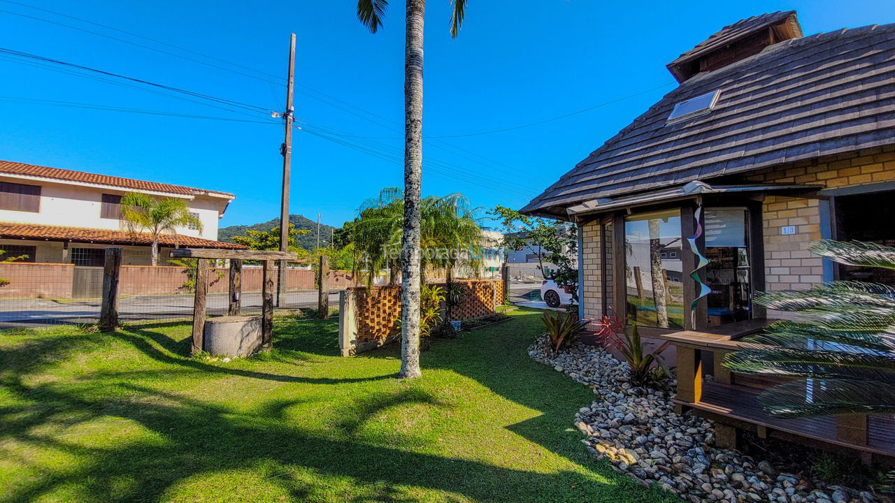 House for vacation rental in São Francisco do Sul (Itaguaçu)