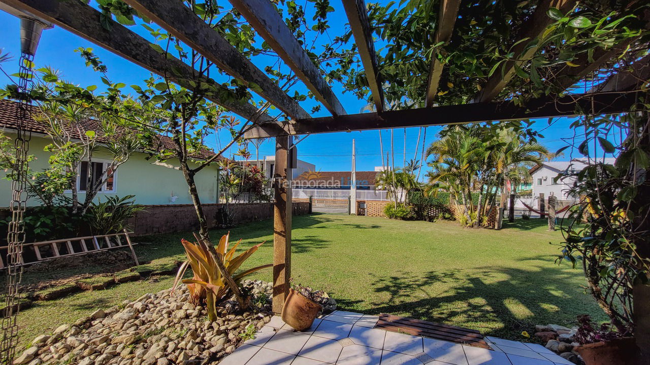 House for vacation rental in São Francisco do Sul (Itaguaçu)