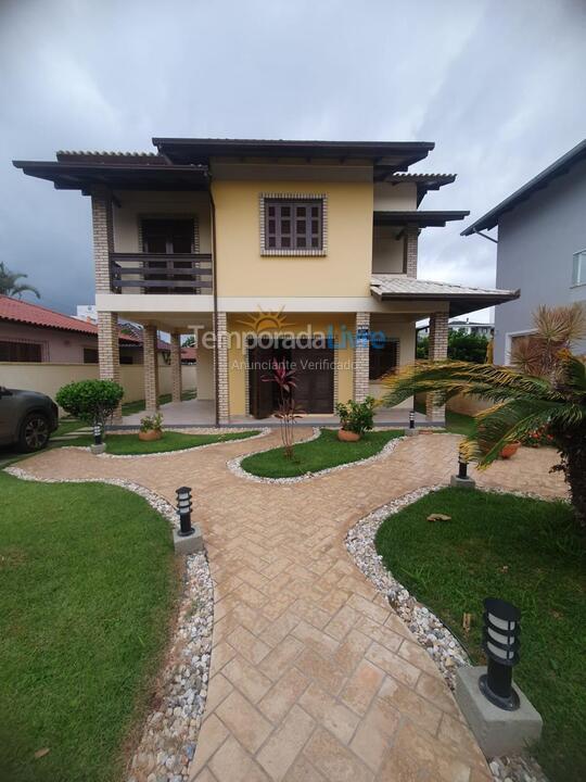 Casa para aluguel de temporada em Florianopolis (Praia dos Ingleses)