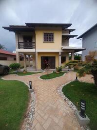 Casa Aconchegante para 8 pessoas 500m da praia