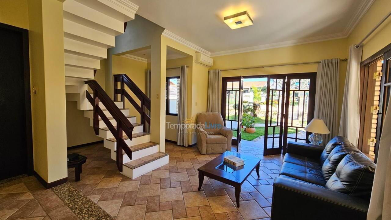 Casa para aluguel de temporada em Florianopolis (Praia dos Ingleses)