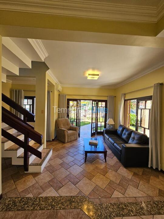 Casa para aluguel de temporada em Florianopolis (Praia dos Ingleses)