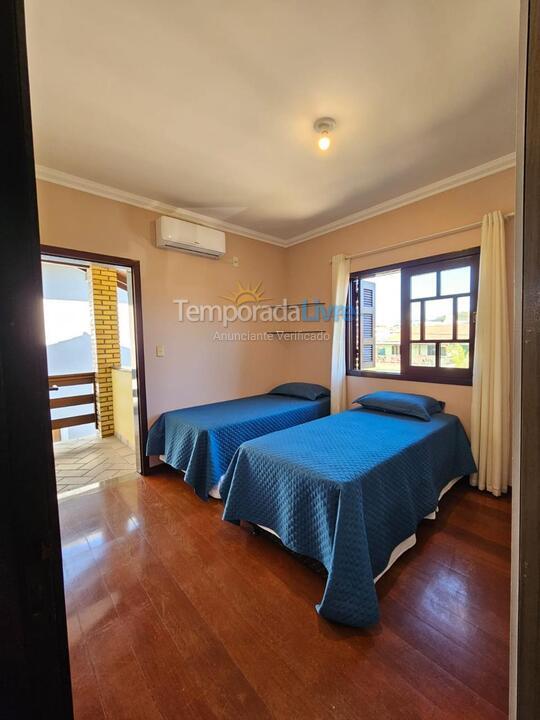 Casa para aluguel de temporada em Florianopolis (Praia dos Ingleses)