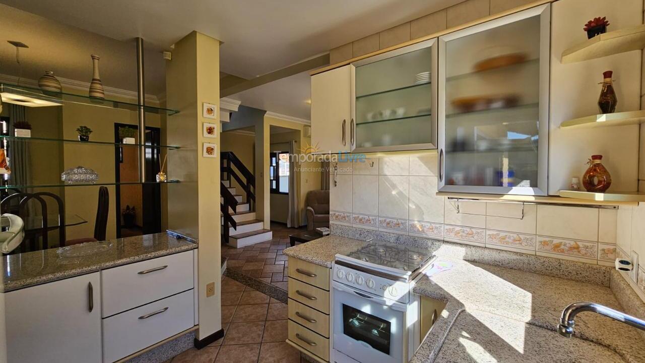 Casa para aluguel de temporada em Florianopolis (Praia dos Ingleses)