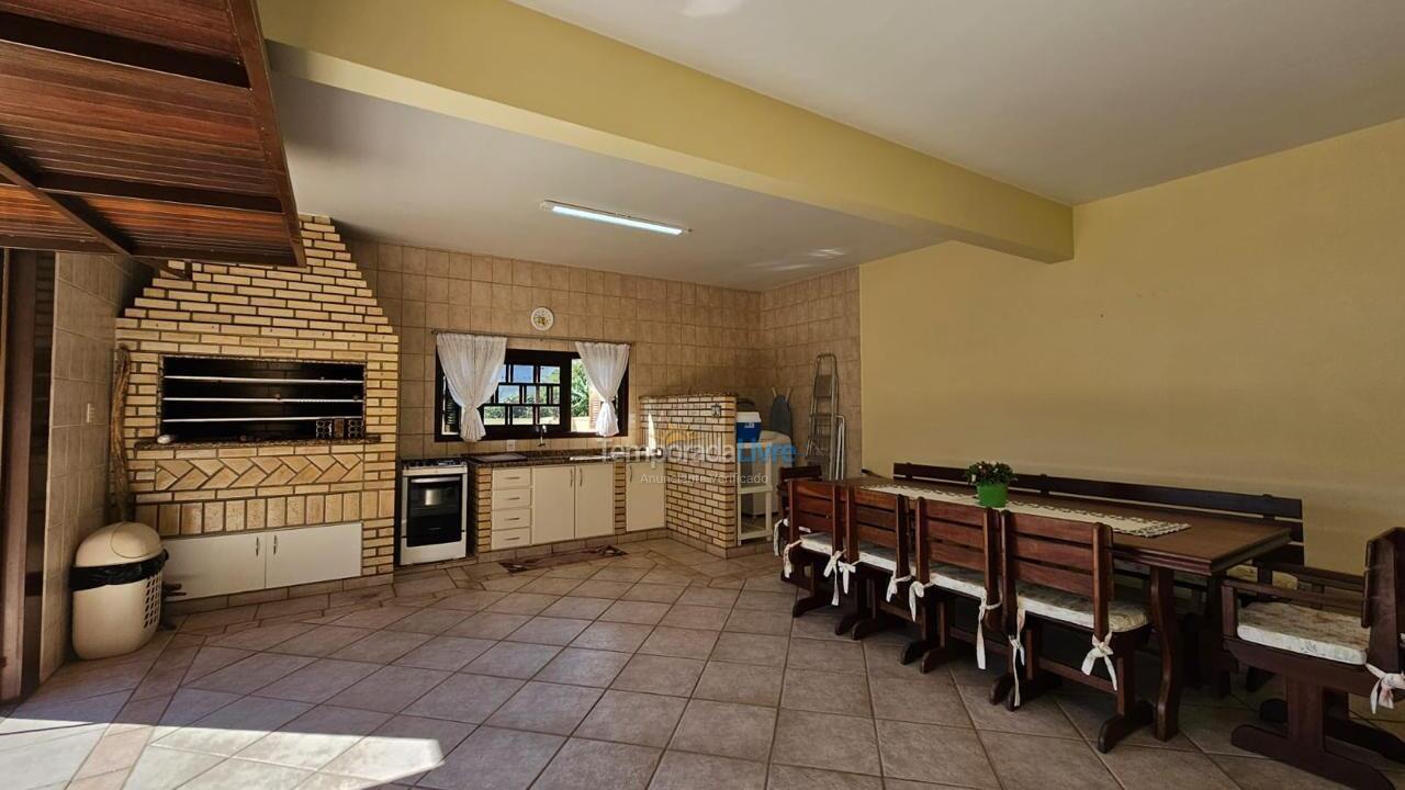 Casa para aluguel de temporada em Florianopolis (Praia dos Ingleses)