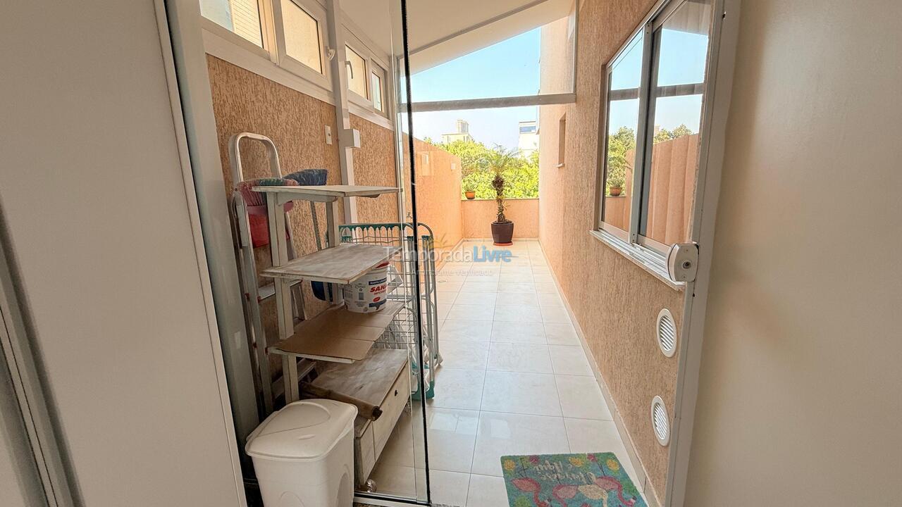 Apartamento para aluguel de temporada em Bombinhas (Canto Grande)