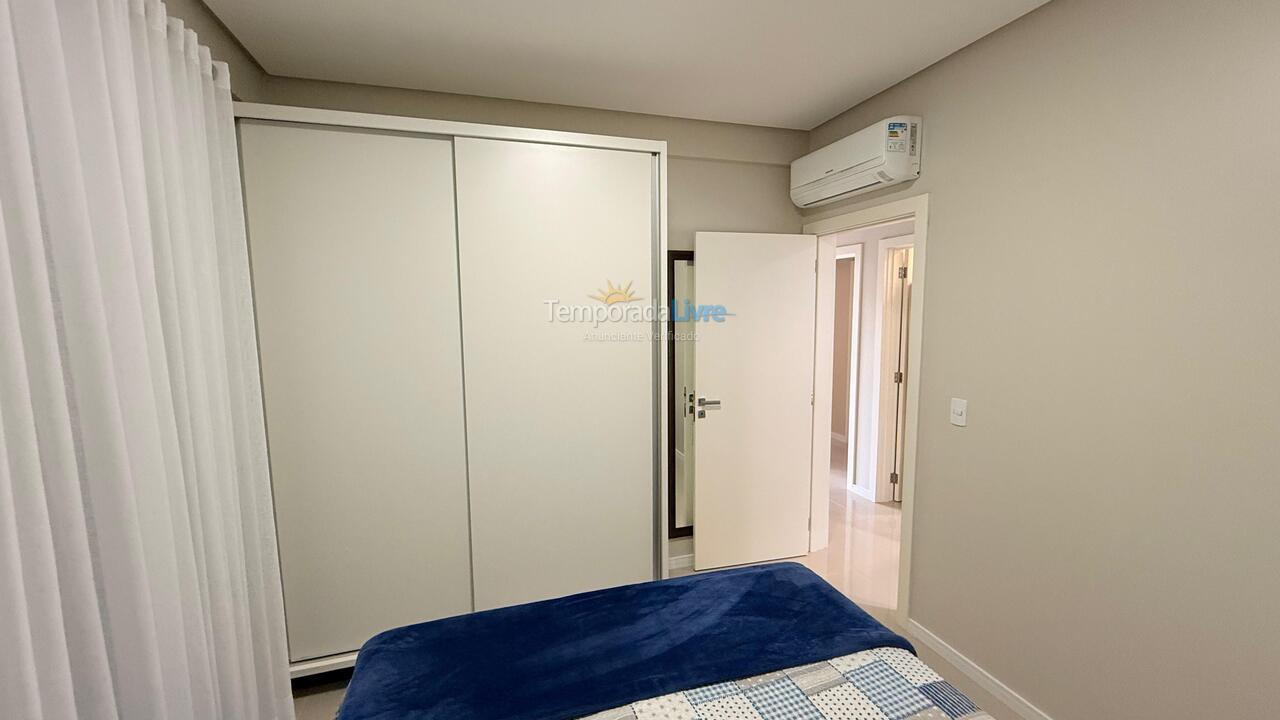 Apartamento para aluguel de temporada em Bombinhas (Canto Grande)