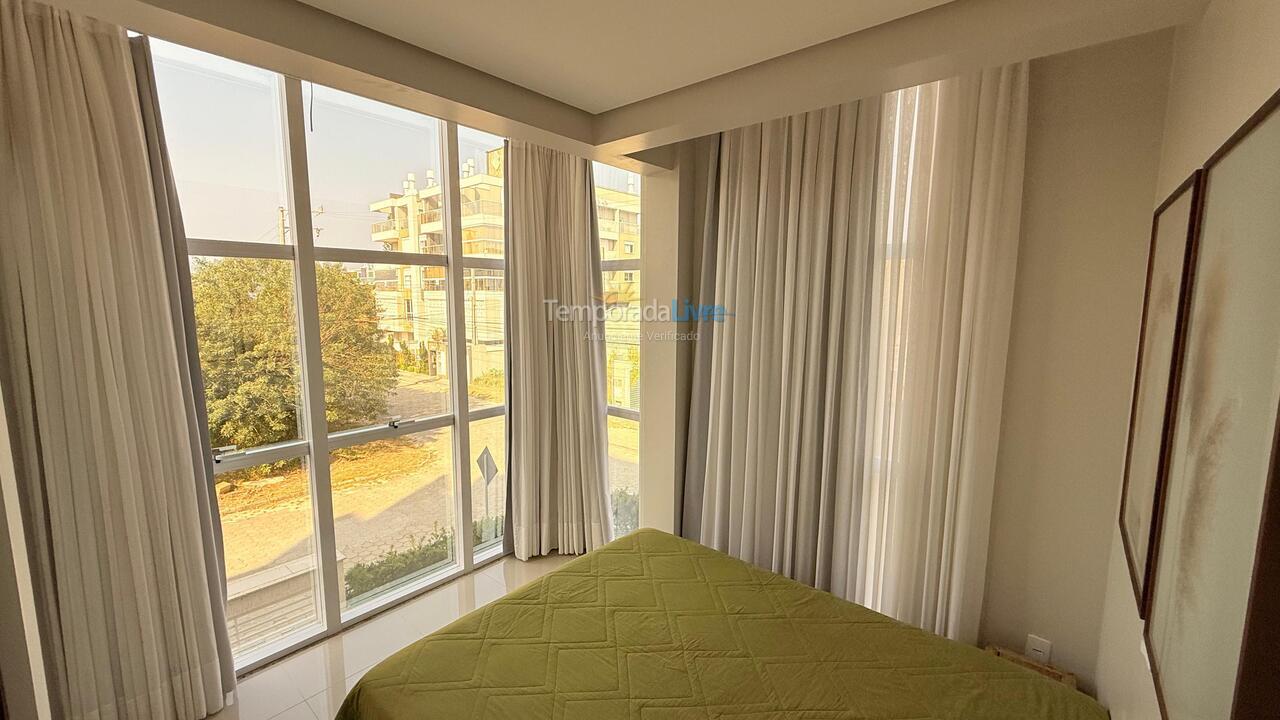 Apartamento para aluguel de temporada em Bombinhas (Canto Grande)