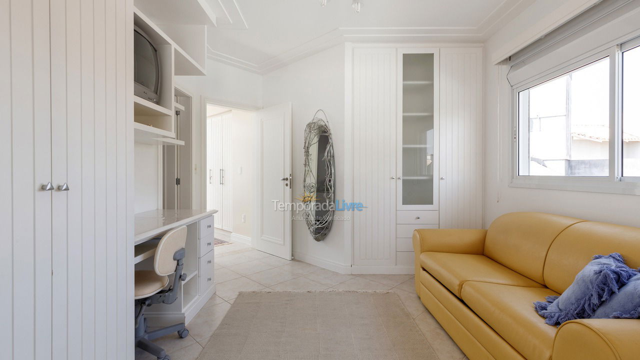 Casa para aluguel de temporada em Florianopolis (Jurerê Internacional)