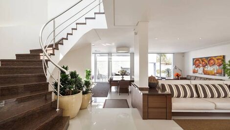 Casa de altíssimo padrão para Temporada em Jurerê
