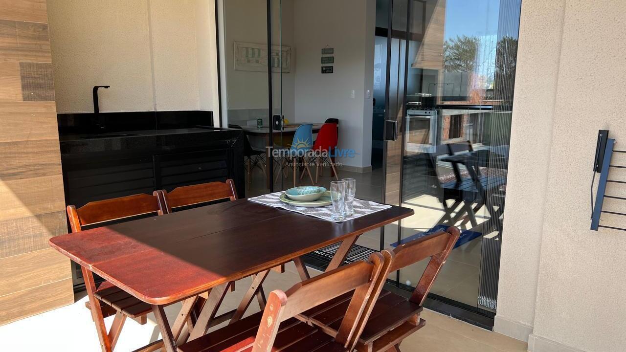 Apartamento para aluguel de temporada em Bombinhas (Mariscal)
