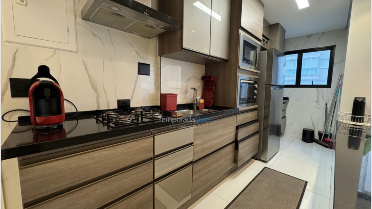 Apartamento para aluguel de temporada em Guarujá (Pitangueiras)