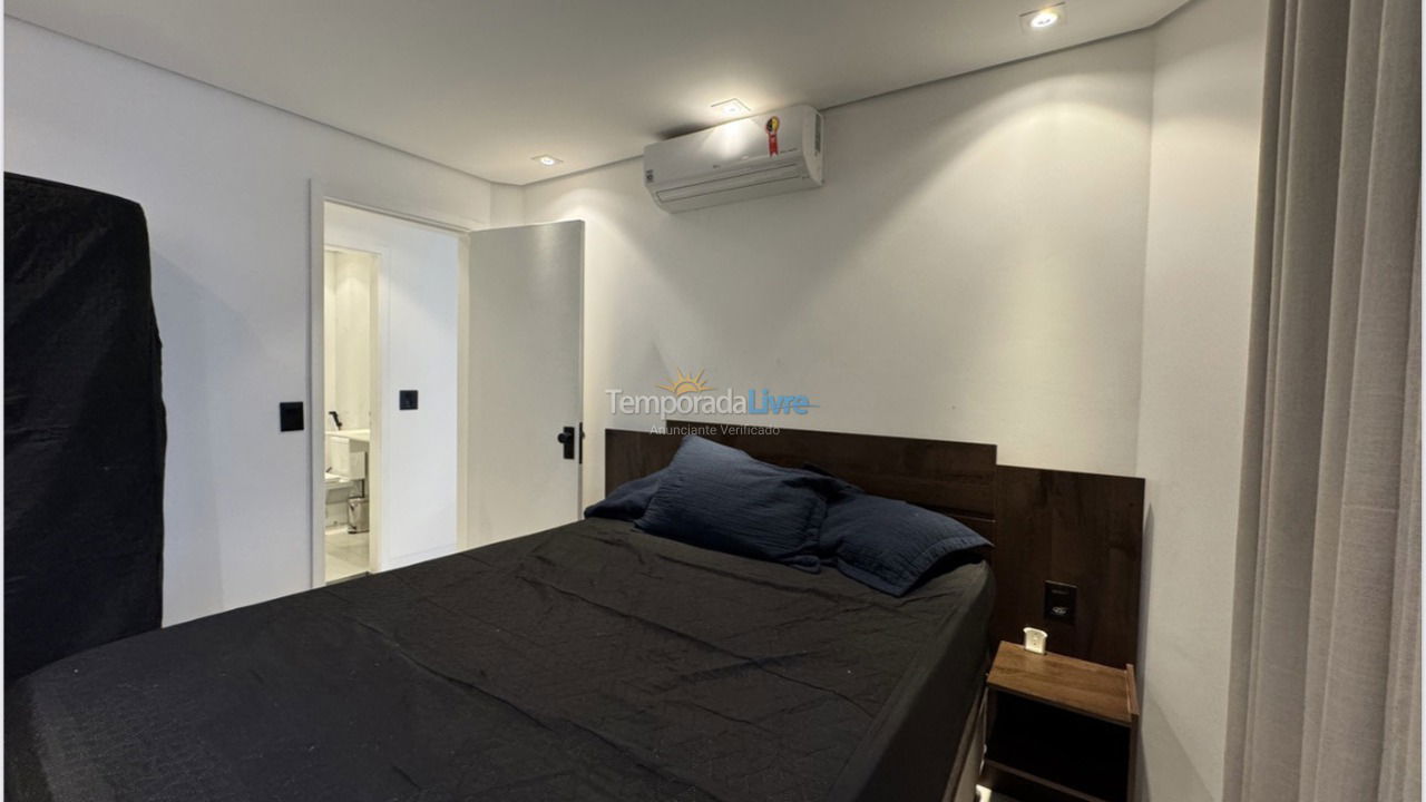 Apartamento para aluguel de temporada em Guarujá (Pitangueiras)