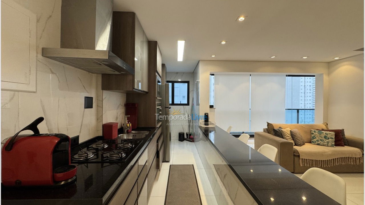Apartamento para aluguel de temporada em Guarujá (Pitangueiras)