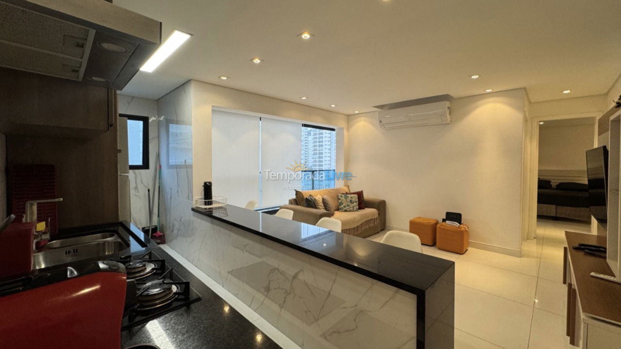 Apartamento para aluguel de temporada em Guarujá (Pitangueiras)