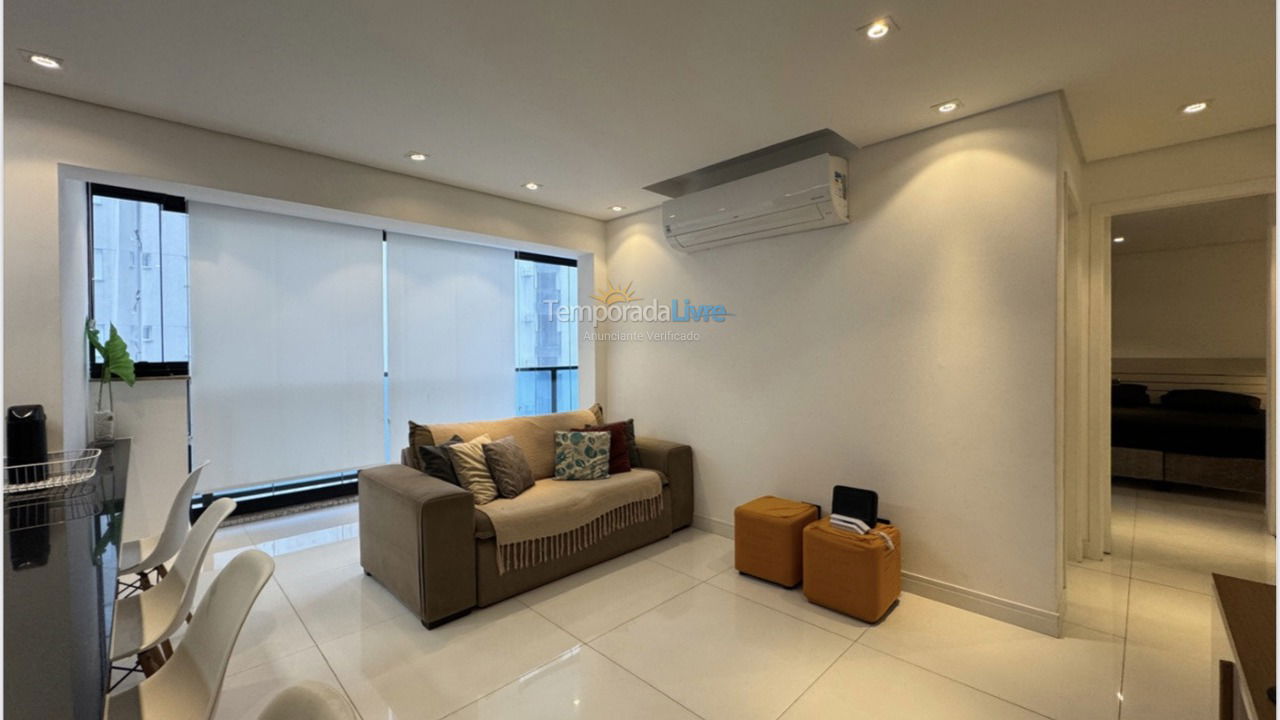 Apartamento para aluguel de temporada em Guarujá (Pitangueiras)
