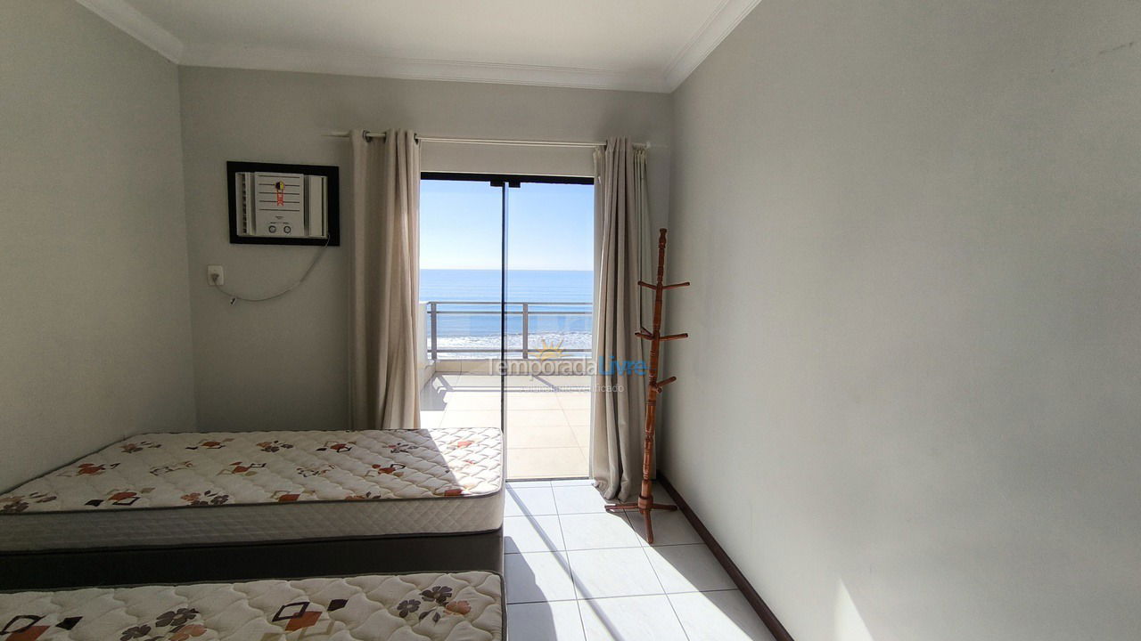 Casa para aluguel de temporada em Itapema (Meia Praia)