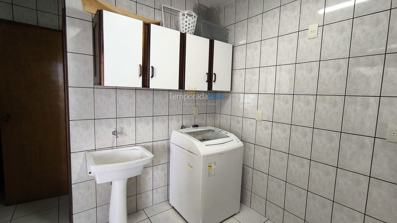 Casa para aluguel de temporada em Itapema (Meia Praia)