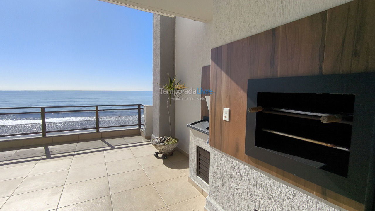 Casa para aluguel de temporada em Itapema (Meia Praia)