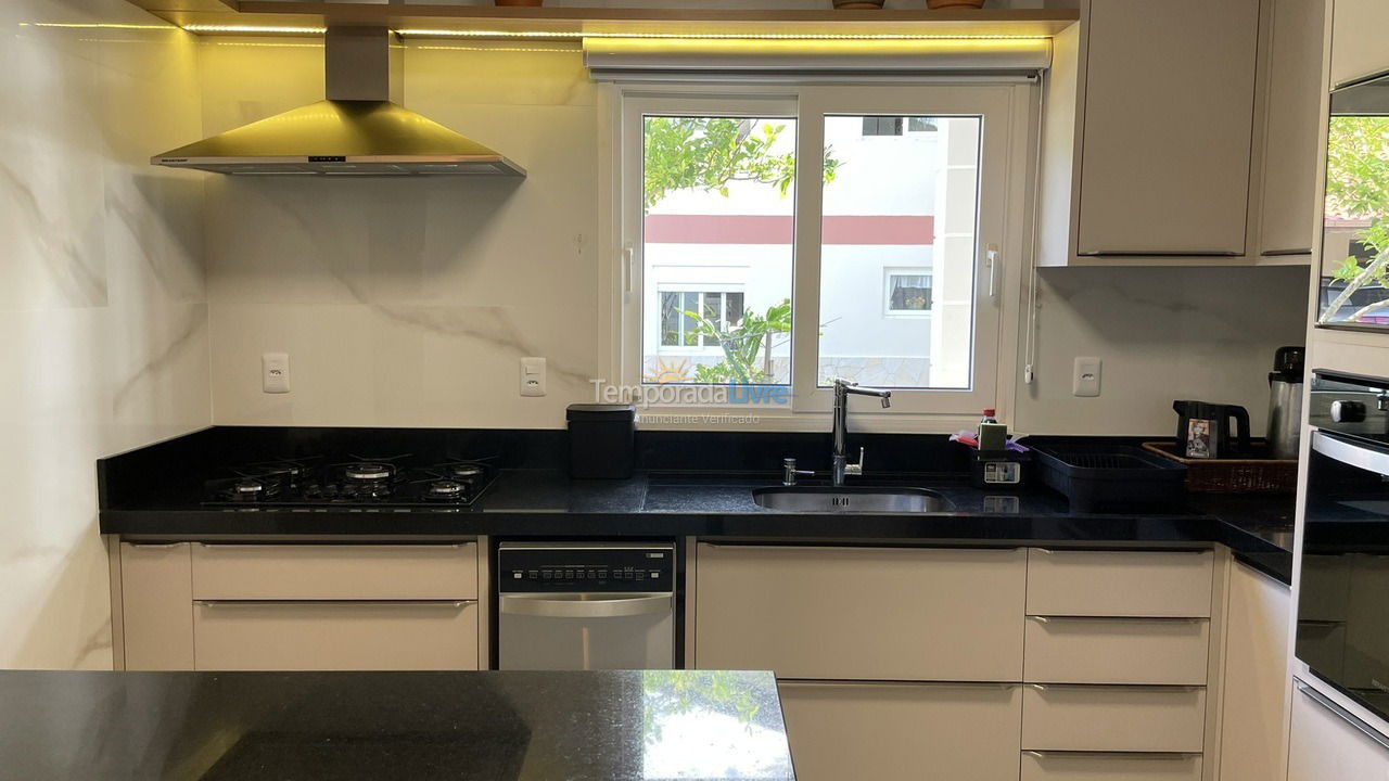 House for vacation rental in Florianopolis (Canasjurê)