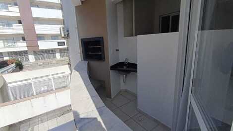 Apartamento 130 Metros da Praia de Bombas.
