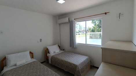 Apartamento 130 Metros da Praia de Bombas.