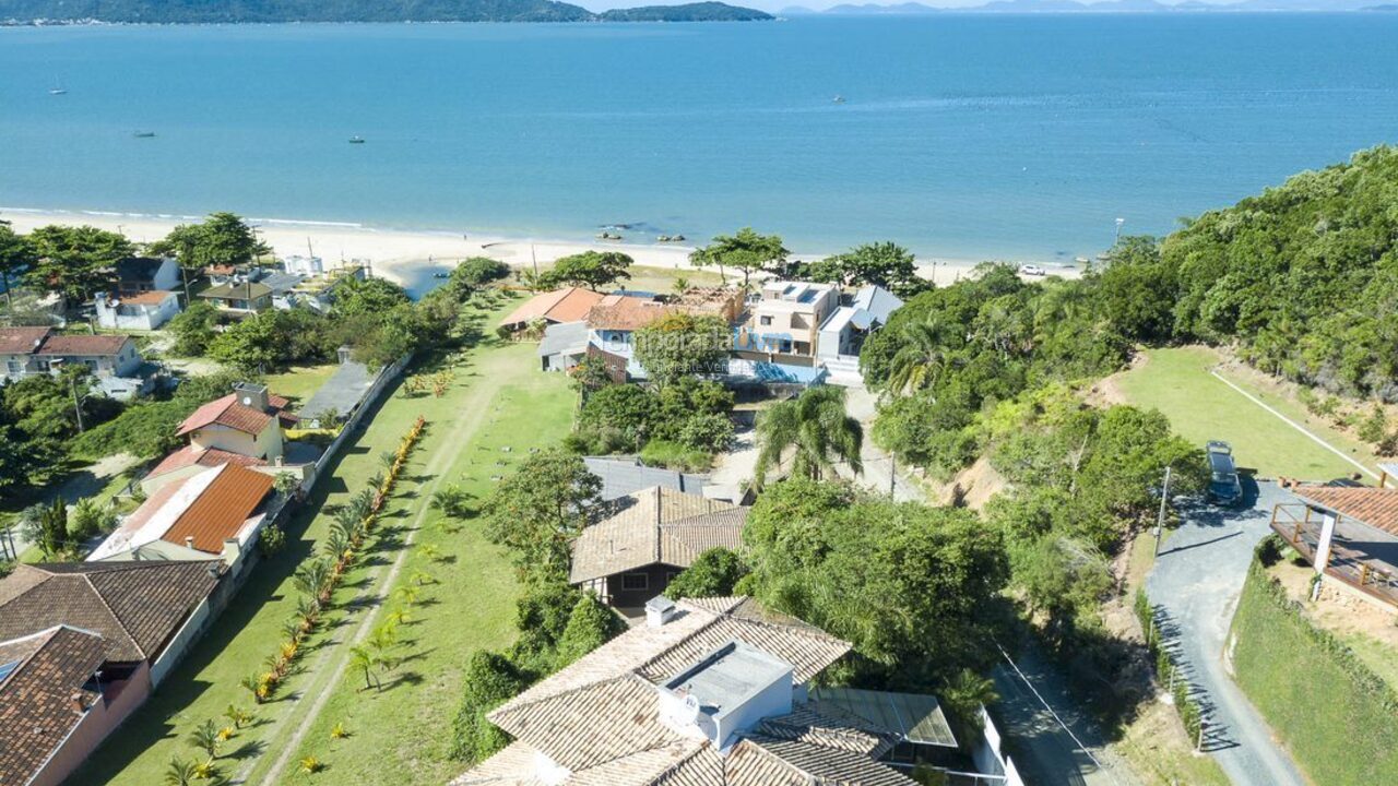 Casa para aluguel de temporada em Bombinhas (Praia de Zimbros)