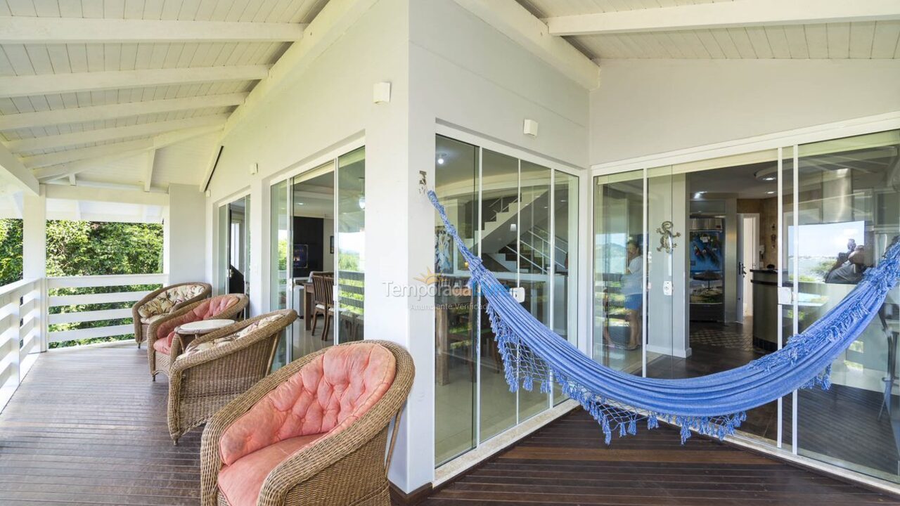 Casa para aluguel de temporada em Bombinhas (Praia de Zimbros)