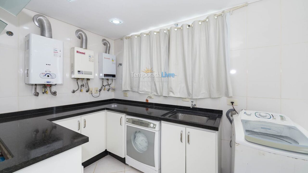 Casa para aluguel de temporada em Bombinhas (Praia de Zimbros)