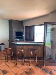 Casa pé na areia no Centro de Bombinhas