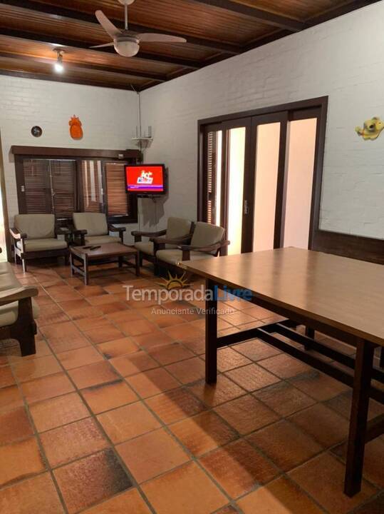 Casa para aluguel de temporada em Bombinhas (Praia de Bombinhas)