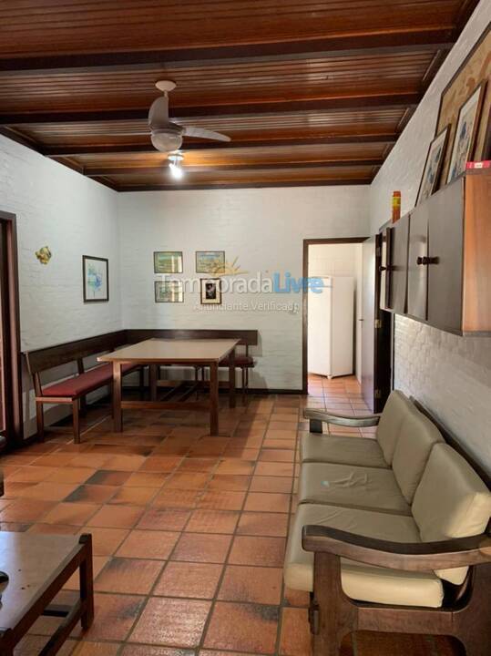 Casa para aluguel de temporada em Bombinhas (Praia de Bombinhas)