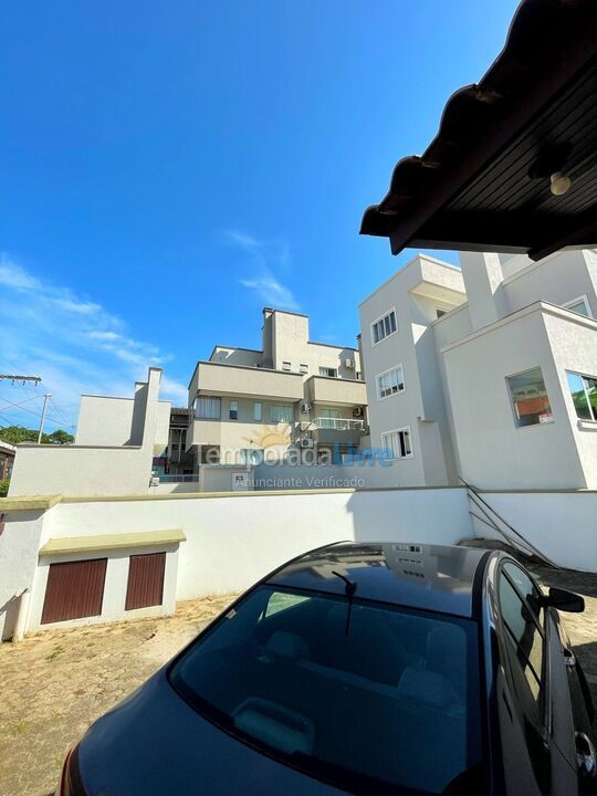 Casa para aluguel de temporada em Bombinhas (Praia de Bombinhas)