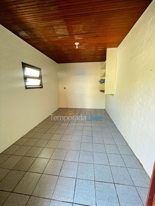 Casa para aluguel de temporada em Bombinhas (Praia de Bombinhas)