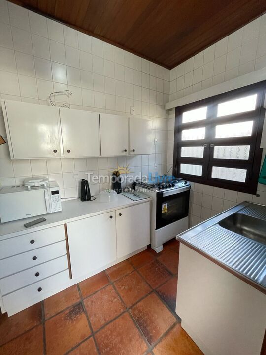 Casa para aluguel de temporada em Bombinhas (Praia de Bombinhas)