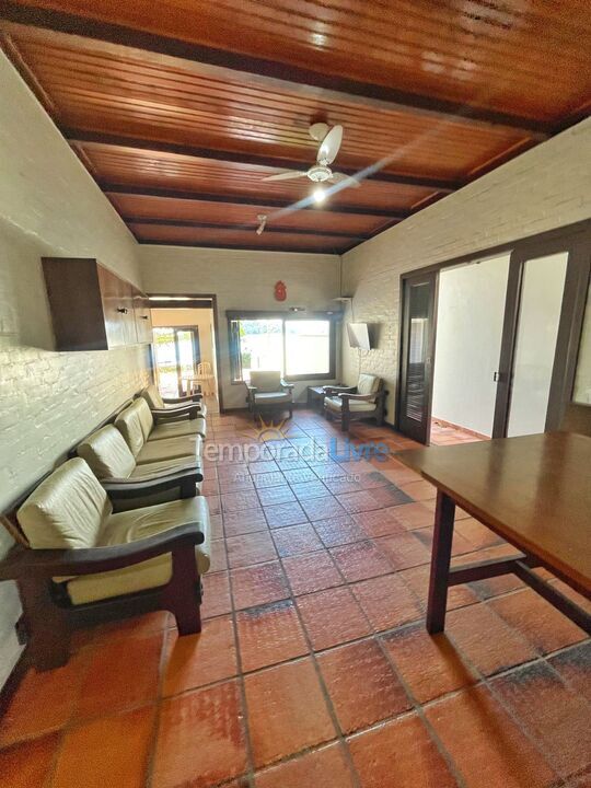 Casa para aluguel de temporada em Bombinhas (Praia de Bombinhas)