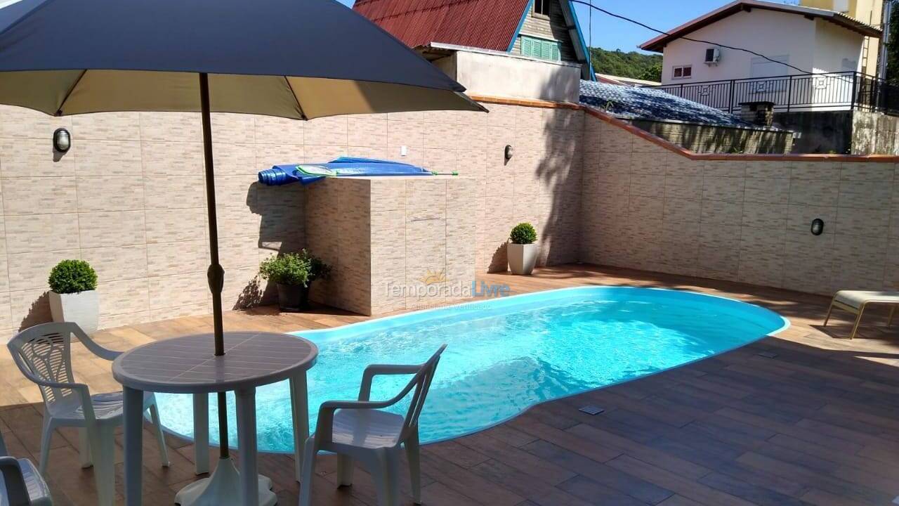 House for vacation rental in Bombinhas (Mariscal)