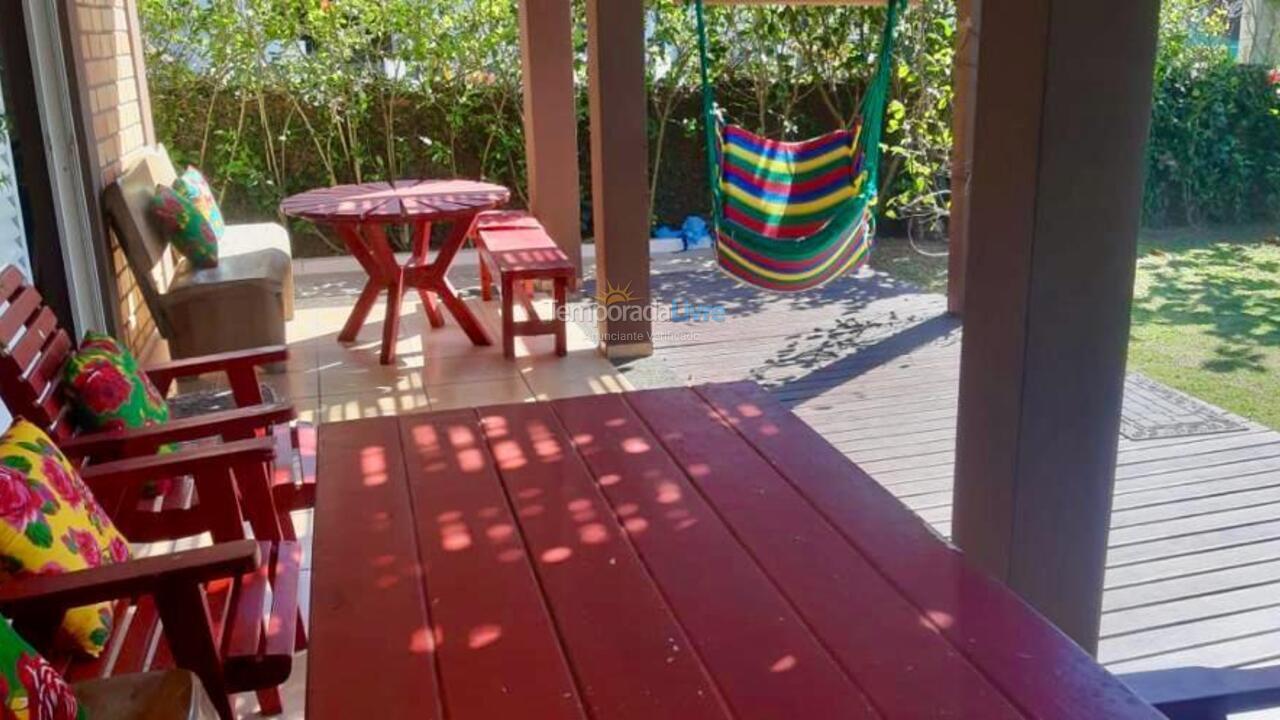 Casa para aluguel de temporada em Bombinhas (Praia de Bombas)