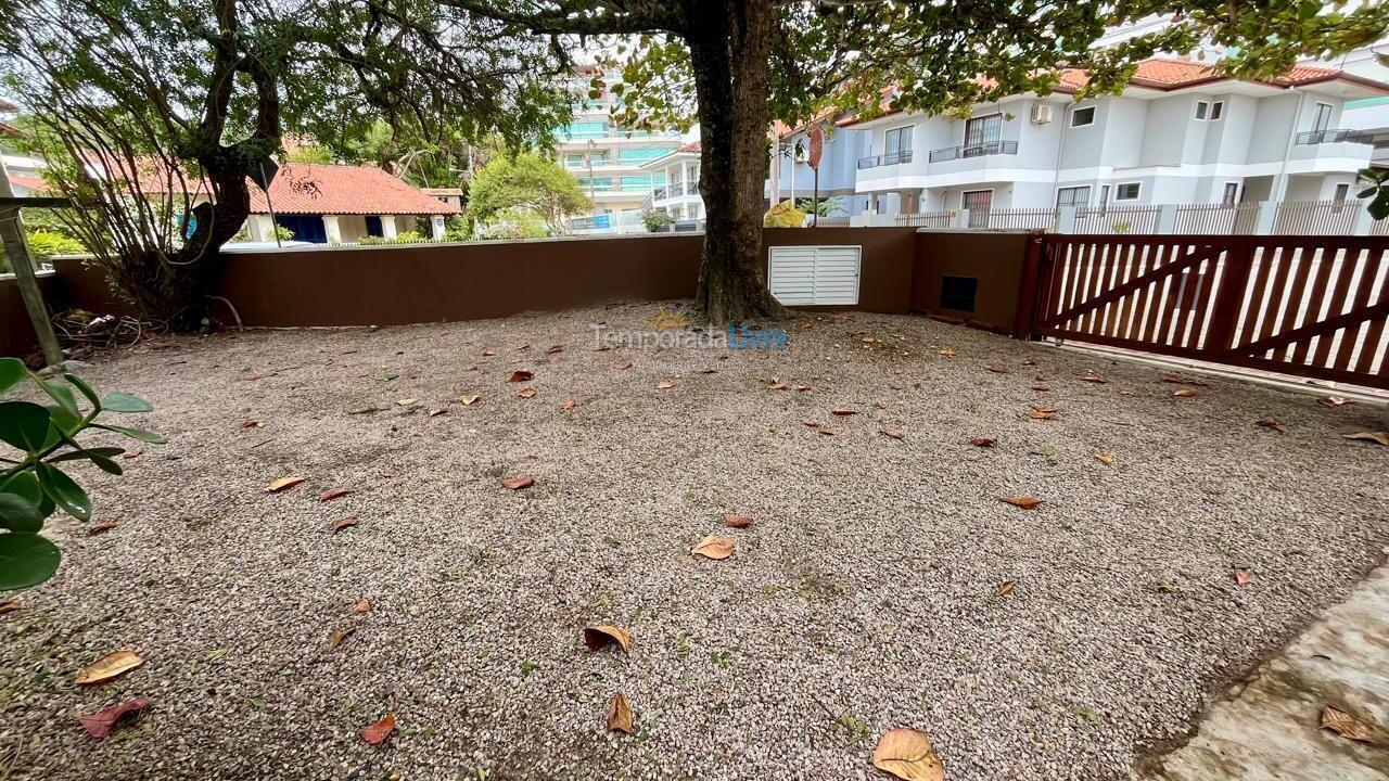 Casa para aluguel de temporada em Bombinhas (Praia de Bombas)