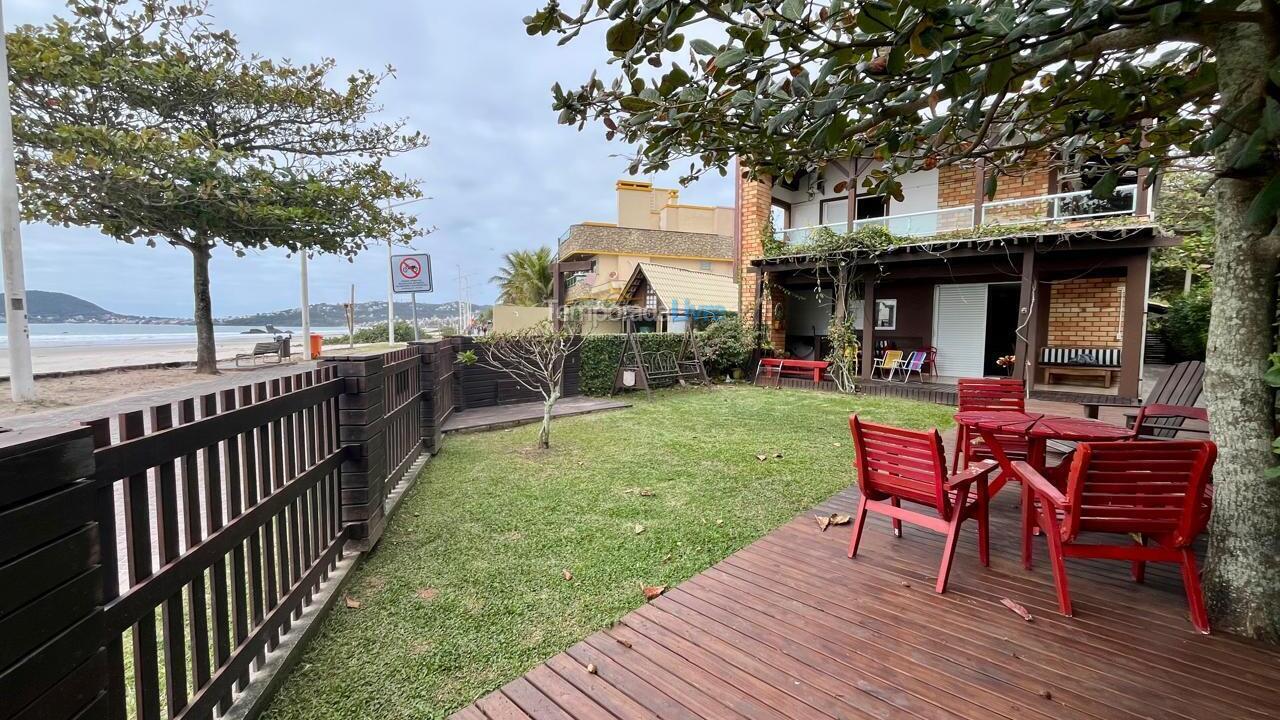 Casa para aluguel de temporada em Bombinhas (Praia de Bombas)