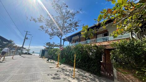 Casa Pé na Areia no Costão de Bombas para 15 pessoas