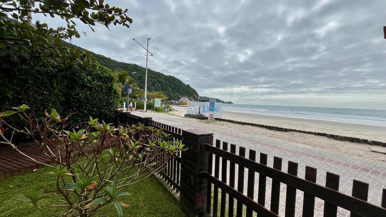 Casa para aluguel de temporada em Bombinhas (Praia de Bombas)