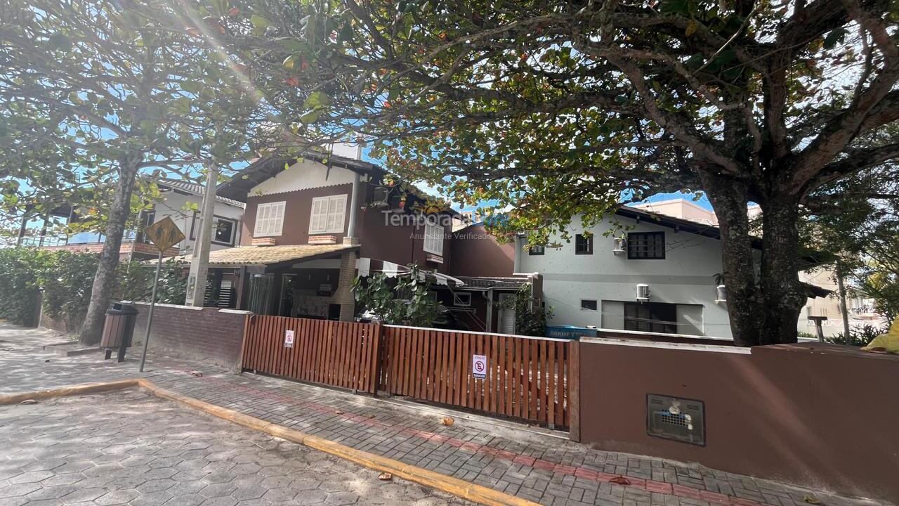 House for vacation rental in Bombinhas (Praia de Bombas)